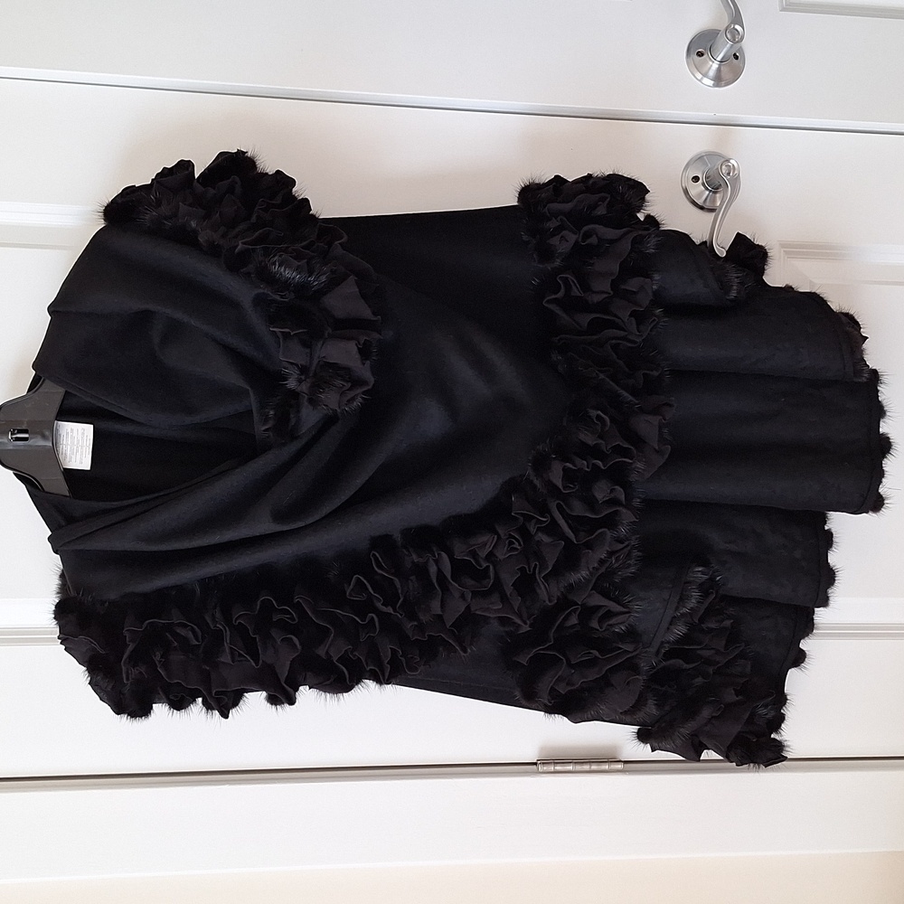 Black Cashmere (100%) Cape with 3D Black Mink Trim Ruffle